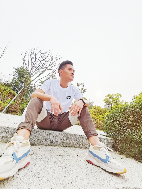 一个人，干净利落的第一张照片--泰宁婚介网