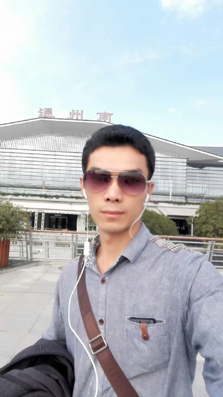 错把真心喂了狗的第三张照片--泰宁婚介网