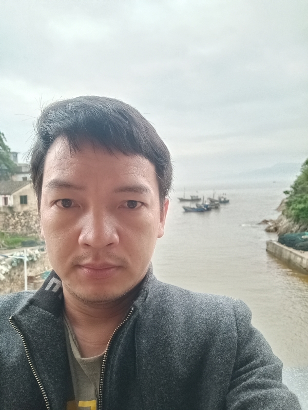 啊亮的第一张照片--泰宁婚介网